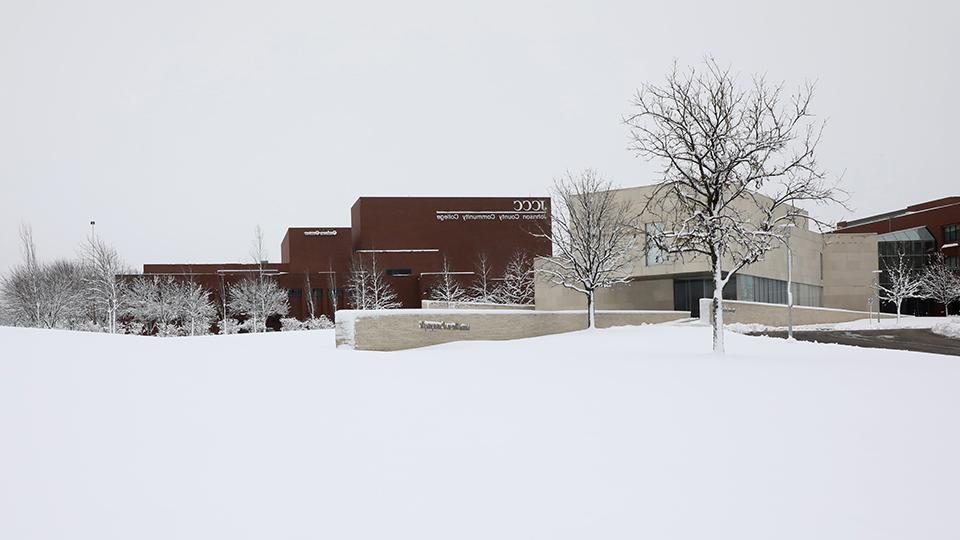 赌钱app可以微信提现 campus in winter